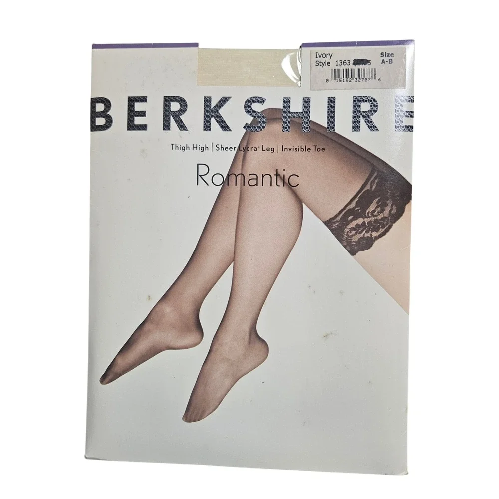 Berkshire Romantic Thigh High Stockings A-B Ivory Lace Top Sheer Lycra 1363 NWT